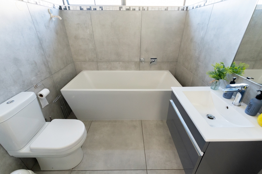 To Let 3 Bedroom Property for Rent in Calypso Beach Western Cape